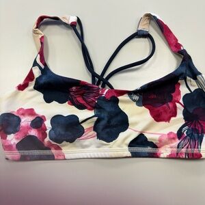 Lululemon sports bra